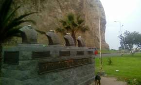 No tuvieron piedad: Vándalos decapitan bustos de Monumento Héroes del Morro en Arica [FOTOS]