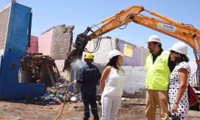 Termina el dolor de cabeza: Inician demolición de viviendas en emblemática población de Arica [FOTOS]