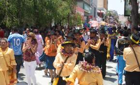 Bailes andinos y ñustas llenaron de alegría el paseo peatonal en Arica