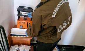 Escopeta, drogas y otras especies: Detienen a 2 personas en Arica [FOTOS]