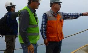 Autoridades conocen sistema de captación de agua de mar de Minera Pampa Camarones en Punta Madrid