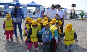 Un ejemplo: Cientos de niños limpian esta conocida playa de Arica [FOTOS]